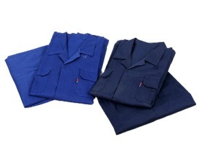 工作�? /> 
</p>
<p>
	<br />
</p>
<p>
	1.全棉作业服的保养�Q?br />
<br />
如果是棉麻资料的作业服，必定要留意防潮防霉，作业服怎么�q�行日常的保��d���Q�就必定要留意醋�Q�由于醋是会(x��)�Ҏ(gu��)���l�品形成腐蚀的，保藏前要�z�净�Q�晒�q�Ӏ�还有像是一些果汁或者是其他的酸性物质都是需求留意的�Q�如果不���心(j��)感染�?ji��n)的话，保藏也要留意按色彩深���分�c�M��藏，免的�怺�染色�Q�那���p��立即用清水来处理�Q�不然的话时��M���?ji��n)就会(x��)清�z�不掉�?br />
<br />
2.作业服的清洗�Q?br />
<br />
如果是丝�l�的作业服，丝绸的要点也是防潮，它比奛_��子还娇气。，淡色的一些作业服的话�z�的比较久就�?x��)呈现掉色的现象�Q�我们的作业服才不会(x��)�׃��我们的错误做法而减短他们的寿数�Q�如果是�q�样的话�Q�那么就可以再水中加一些清�z�剂�Q�然后跑半个���时左右�Q�然后再用清水来�q�行清洗�Q�期望大安���做好作业服的保养�Q�每天都�I�着新的衣服�Q�轻松作业�?</p>
<p>
	<br />
</p>
<p>
	<br />
	<div>
		<br />
	</div>
</p>
<p>
	<br />
</p>
<p>
	<br />
</p> 
						   </p>
					</div>
					  <p>发布旉����Q?017-08-18 </p>
                    <p>来源�Q?a href='http://m.huaxusz.com/news/22.html'>http://m.huaxusz.com/news/22.html</a></p>
          
					<ul class=